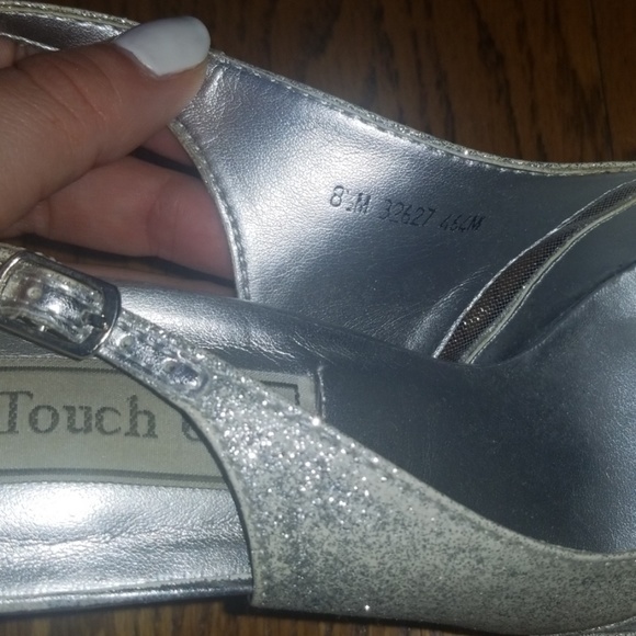 Silver fashion peep toe heels size 8.5 - Picture 6 of 6